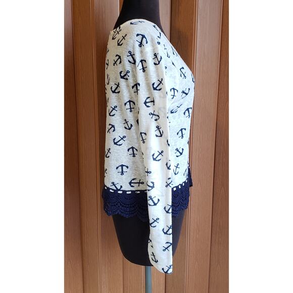 Rue21 size medium white with blue anchors pullover lightweight sweater - Picture 3 of 5
